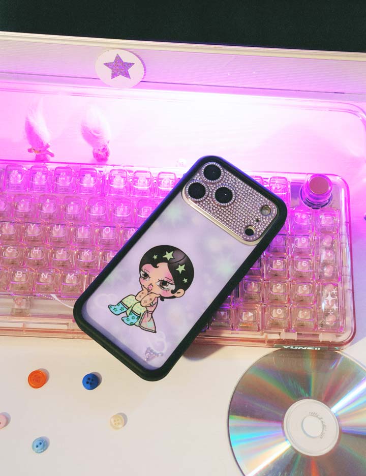 Supporting Image 03 Vanilla Mace iPhone Case
