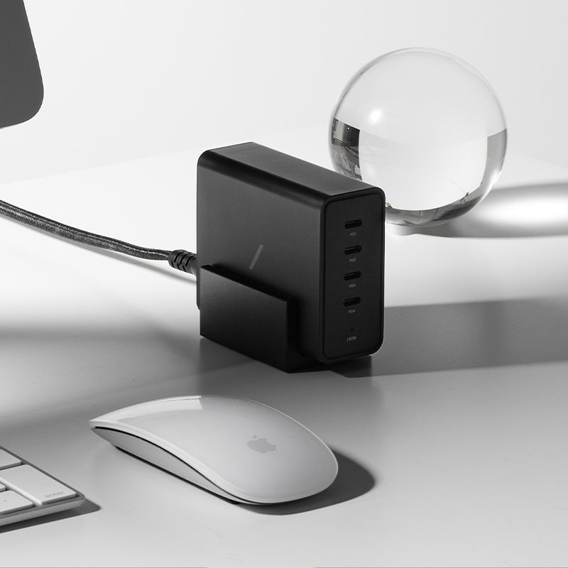 快速桌面充電器 PD 140W