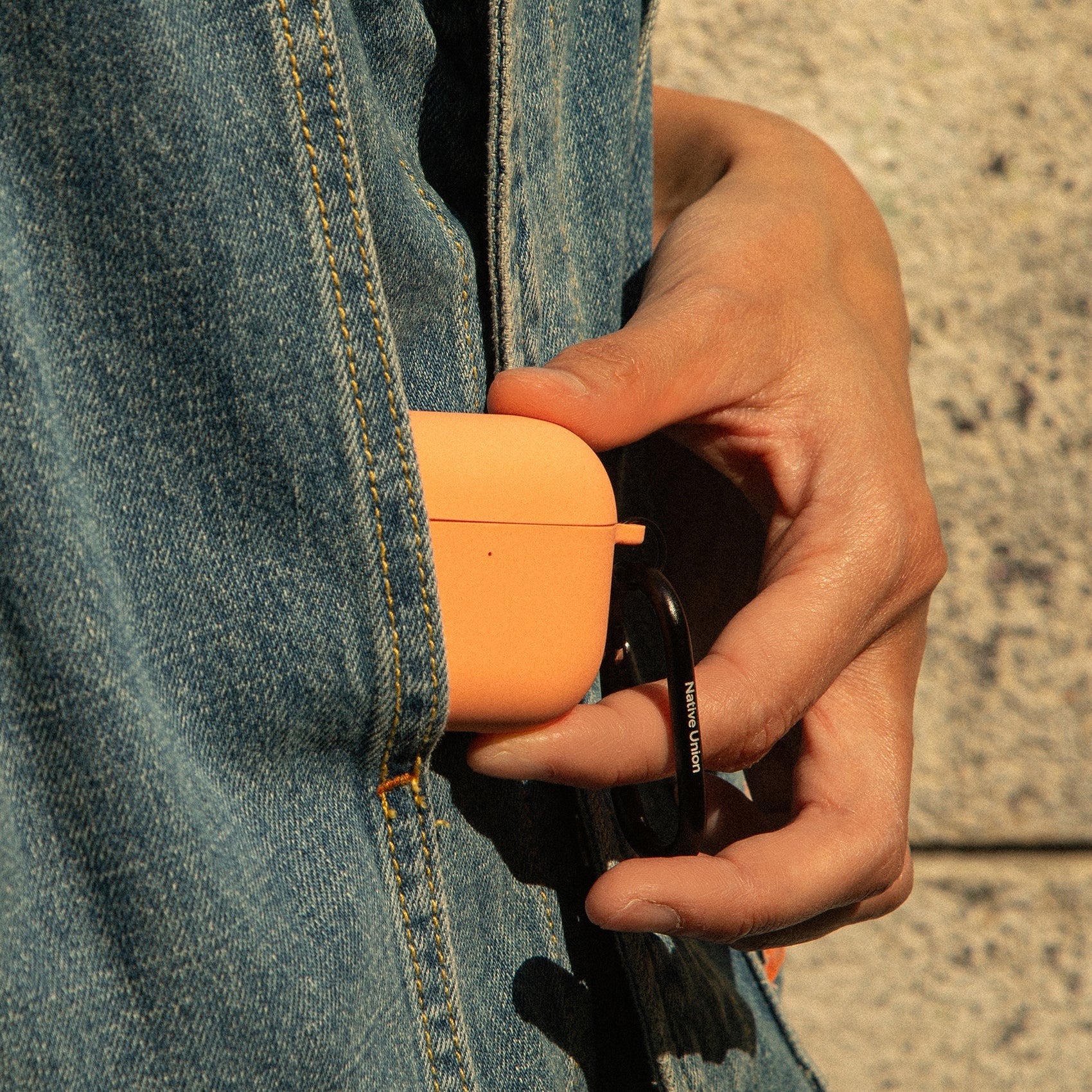 適用於 AirPods(第四代)的保護殼