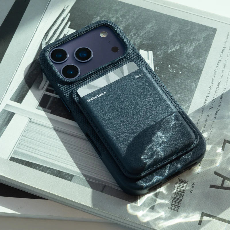 適用於 iPhone 17 Pro/Max 的 (Re)Classic 保護殼