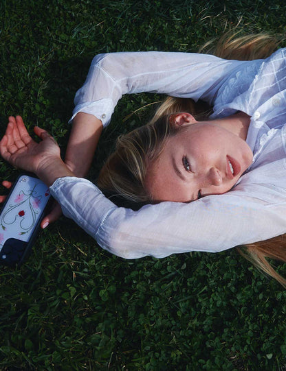 Lifestyle Image 04 Lila Moss