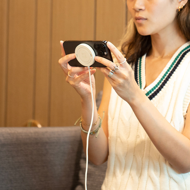 SnapStand Magnetic Wireless Charger