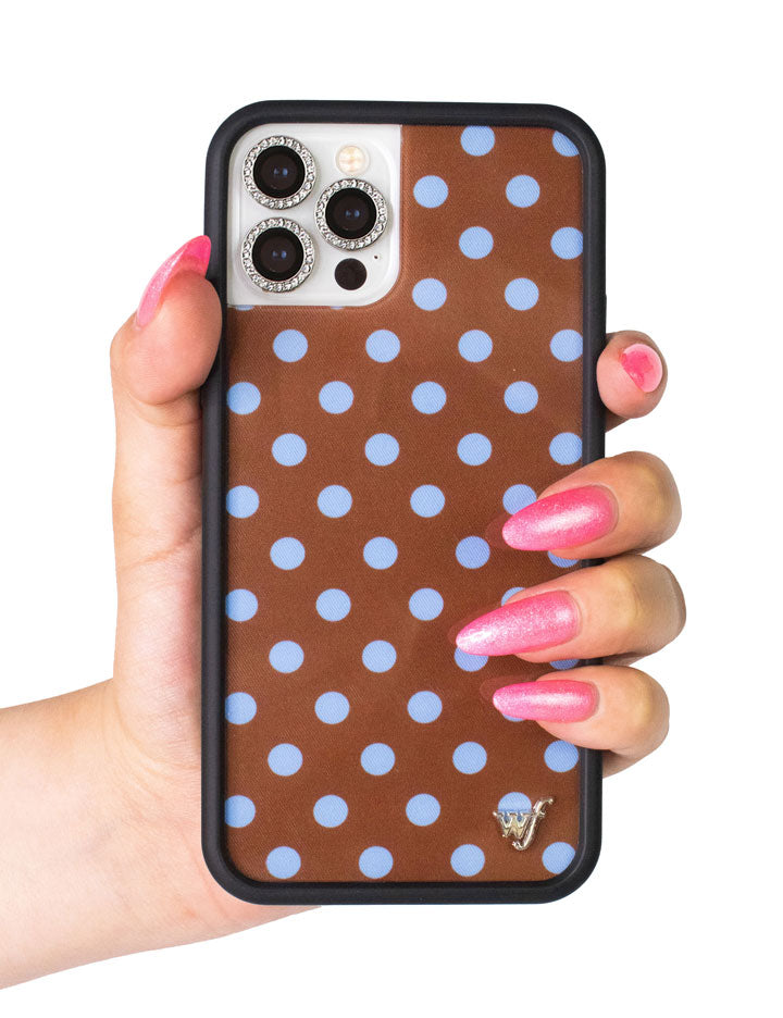 Lifestyle Image 01 Polka Dot | Brown and Blue